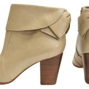 Kate Spade Bow Back Booties Size 8.5
